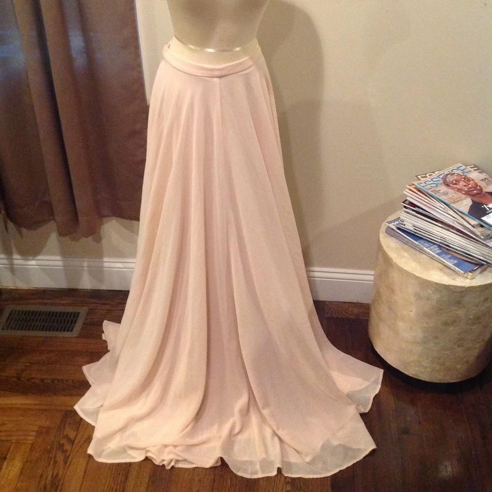 Flowy blush pink skirt😍